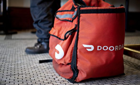 Working for DoorDash Review: What Is It Like to Be a DoorDash Driver?