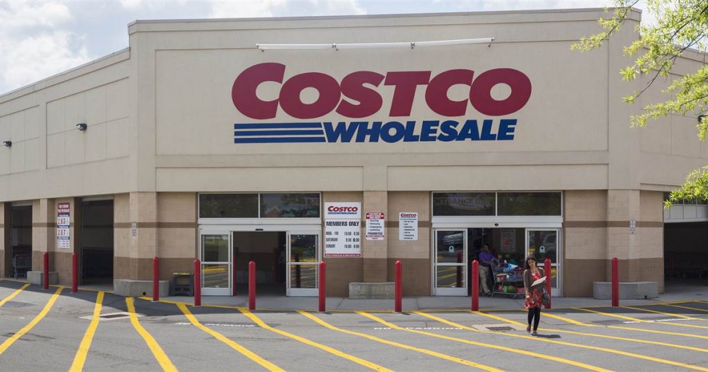 Shopping at Costco lets you buy products in bulk and save money, but it also comes with an annual fee that not everyone is happy with paying. If you love Costco and want to shop for free, read this guide that teaches you 19 ways to get a free Costco membership to your local store.
