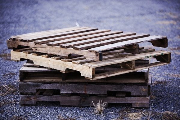 Collecting and selling wood pallets has become a popular and unique business opportunity for people looking to make a little extra cash each month or replace their income from a regular job. If you’re interested in starting, read this article to learn where to find free wood pallets in your area.