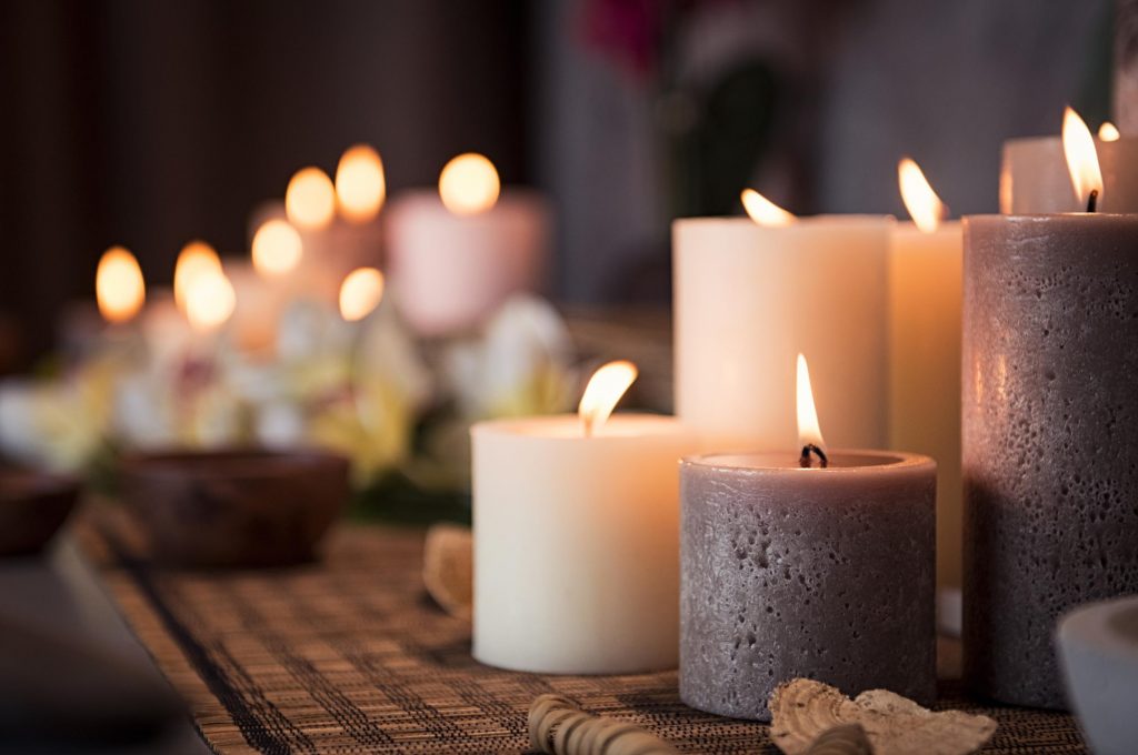 Make your home smell amazing with a new candle to burn every week! This guide lists 26 legitimate ways to get free candles for your home or office, including ones from popular places like Yankee Candles and Bath & Body Works, shipped straight to your door.