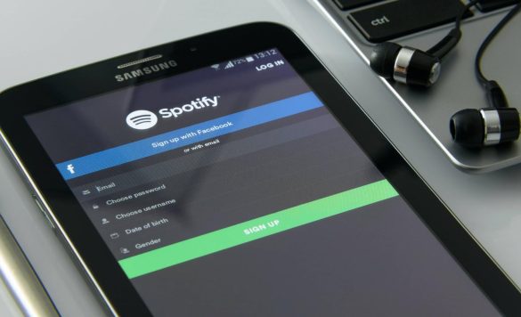 15+ Best Free Music Apps For Android And iPhone in 2023