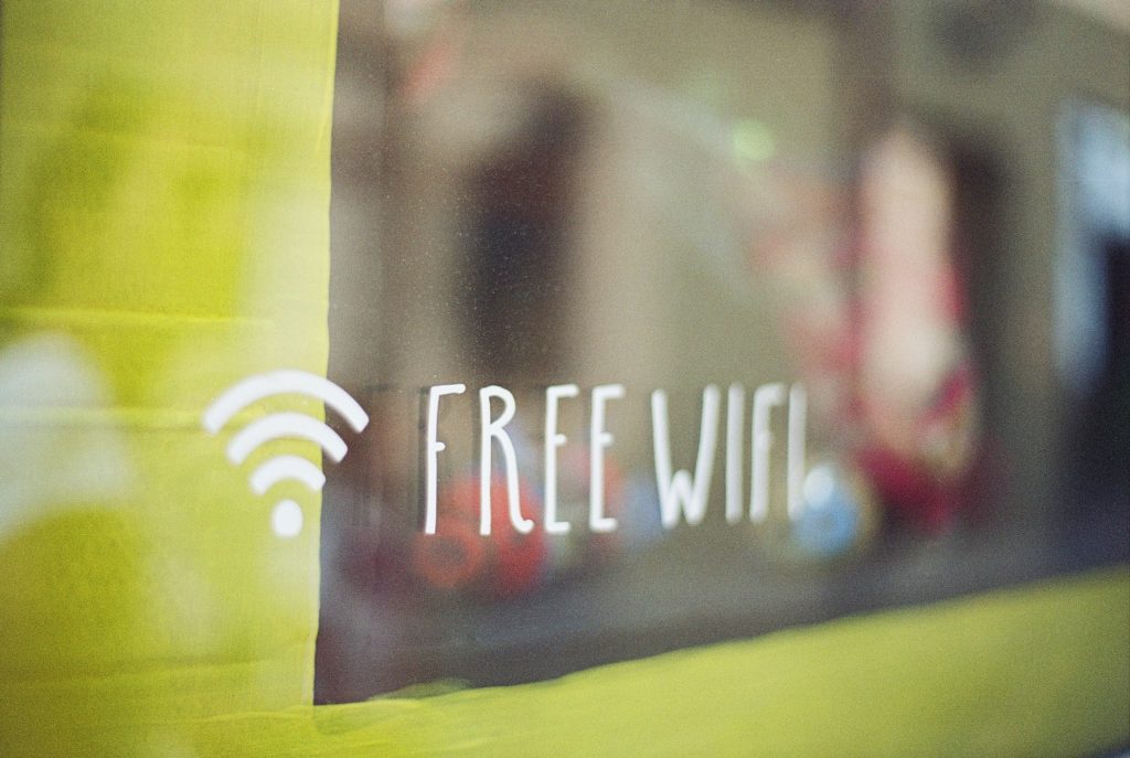 A free Wi-Fi signage